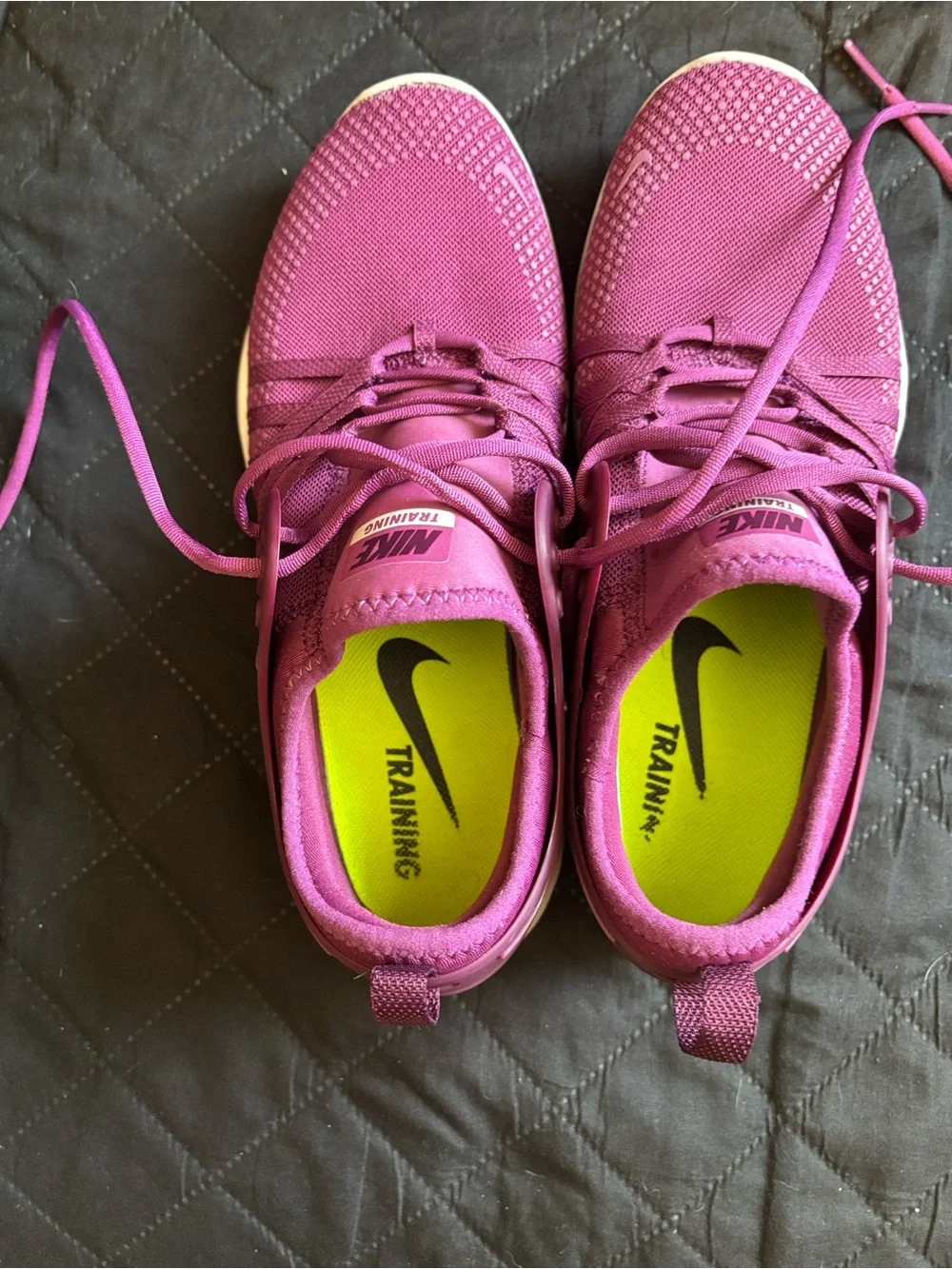 Nike Women's Size 8 Athletic Running Shoes in Magenta